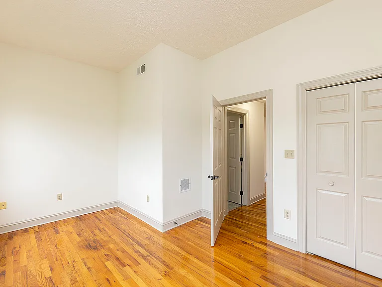 7 W Piccadilly St #F — Photo 15