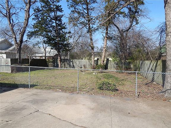 5th image of 1424 Park St