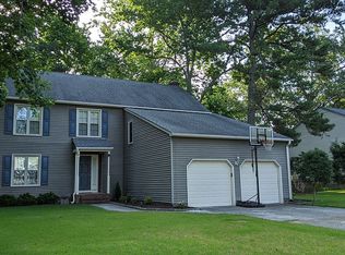 157 Stone Lake Ct, Yorktown, VA 23693