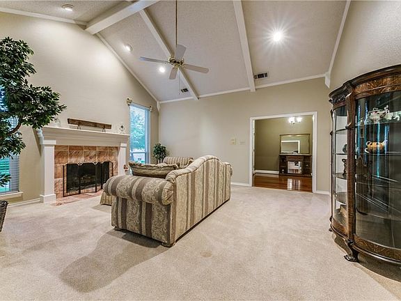 5th image of 1124 Shallow Bend Dr