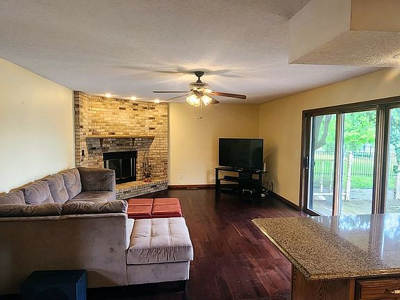 3rd image of 2904 Crestridge Dr