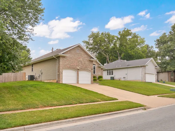 2921 S Eldon Ave, Springfield, MO 65807