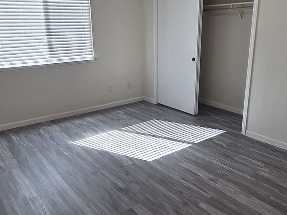 4th image of 1864 Woodland Dr