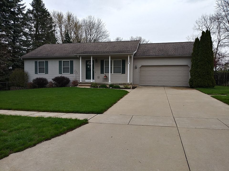 1st image of 704 Orchard Ln