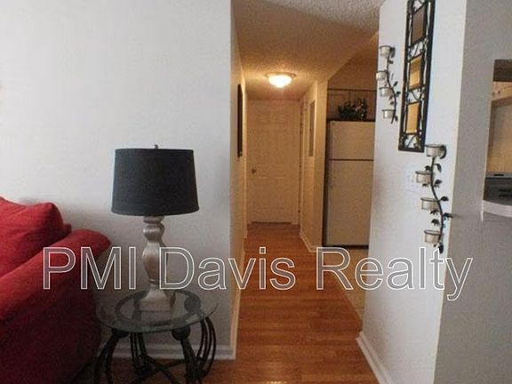 5th image of 1845 Lindberg Dr #20