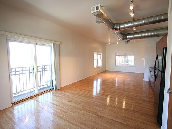 5th image of 400 Copper Ave NE APT 201