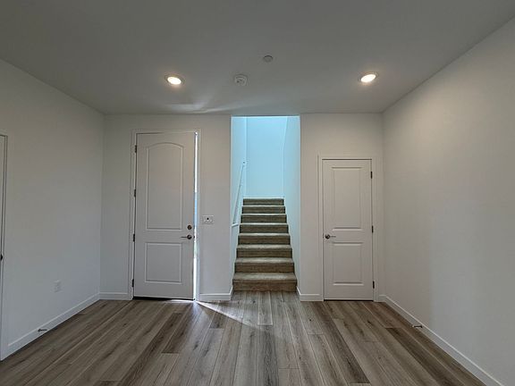 4th image of 1714 River Vista Way