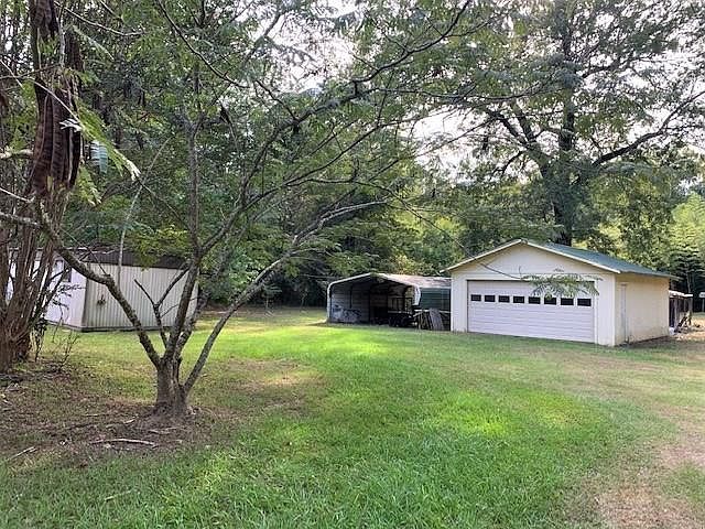 2nd image of 300 Tobacco Rd