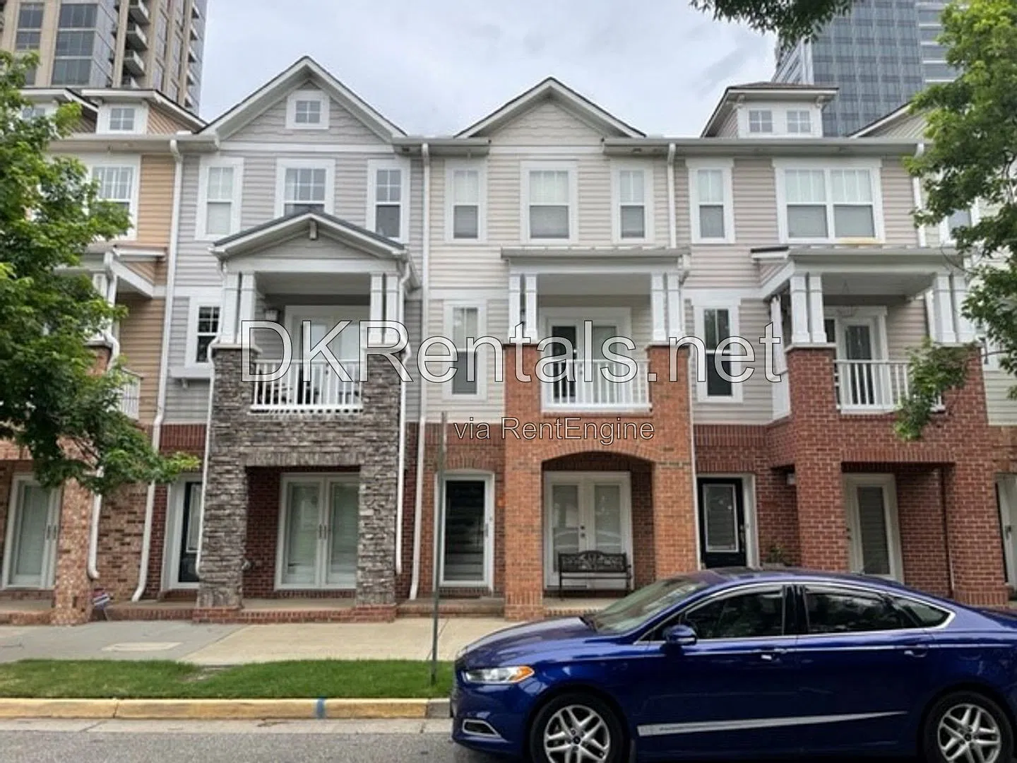 2 bed, 2.5 bath, 1270 sqft, $2,350 — Photo 1