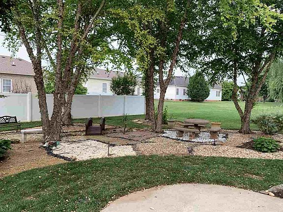 4th image of 620 Crossings Ct