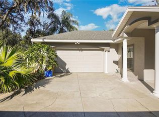 35137 Silver Oaks Dr, Leesburg, FL 34788