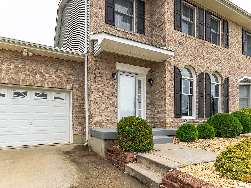 1st image of 27 Mystic Dr