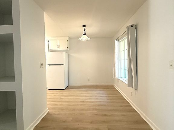 5th image of 205 E Edmundson Ave APT B