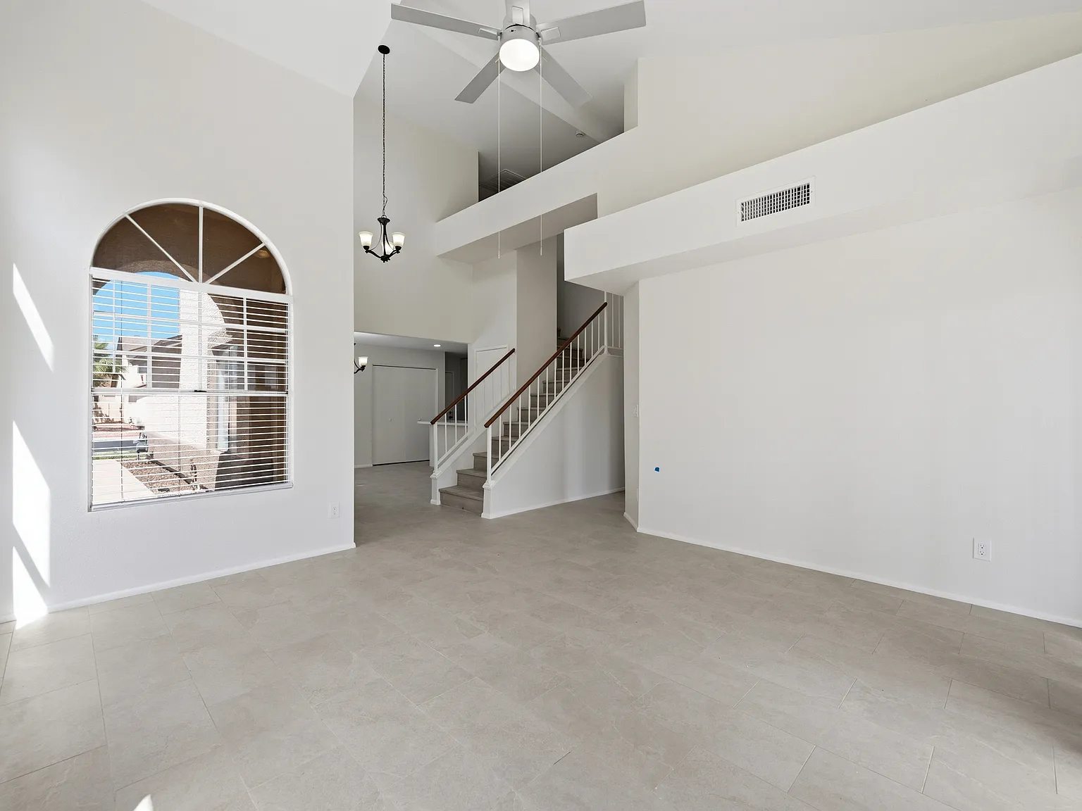 3 bed, 1313 sqft, $2,195 — Photo 4
