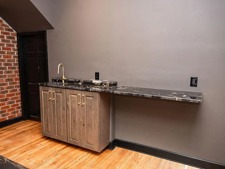 275 S Limestone St #150 — Photo 21