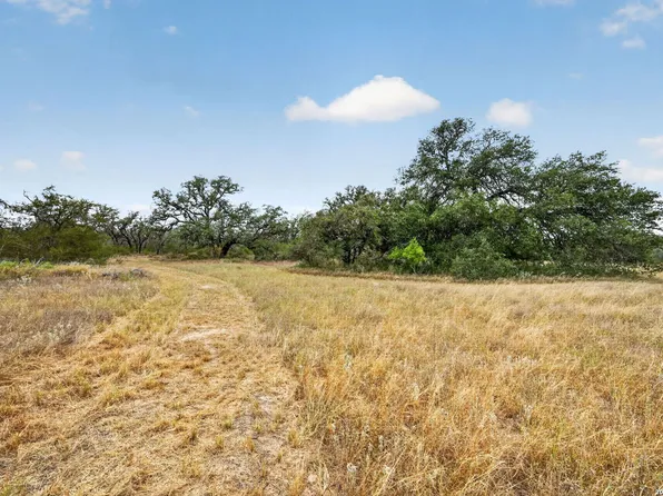 8651 W FM 476, Poteet, TX 78065