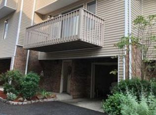 107 Roosevelt Pl, Palisades Park, NJ 07650