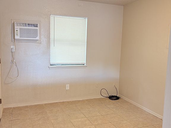 5th image of 532 N Burk St APT D