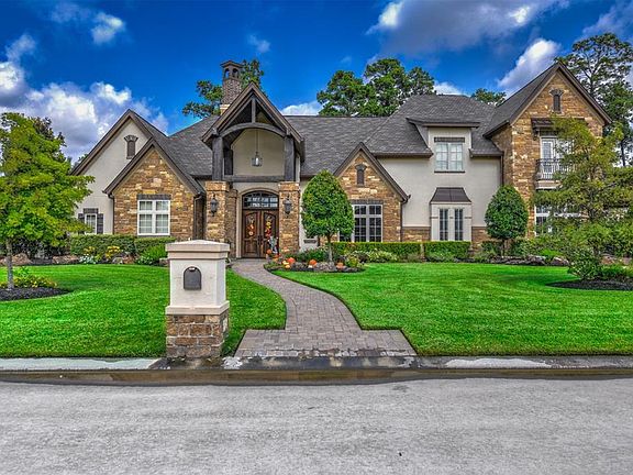 2nd image of 18 Oak Cove Ln