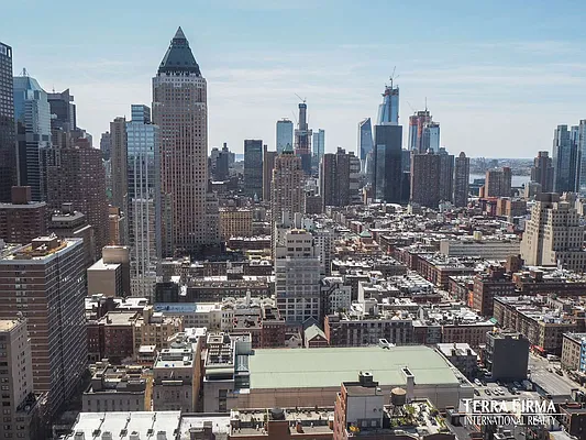 Rented by Terra Firma International Real Estate LLC | media 19