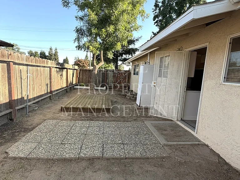 227 Becky Way — Photo 15
