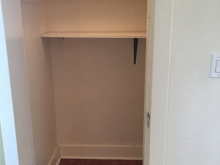 2031 N Watts St #10 — Photo 15