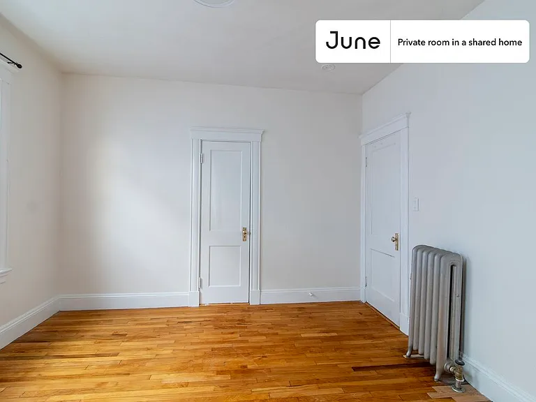 61 Lithgow St #B — Photo 4