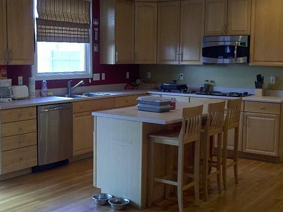 3rd image of 5198 Mountview Ct