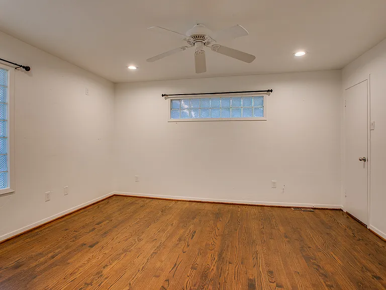 5815 Walnut Hill Ln — Photo 32