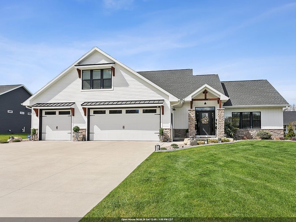 1st image of 2082 Fescue Way