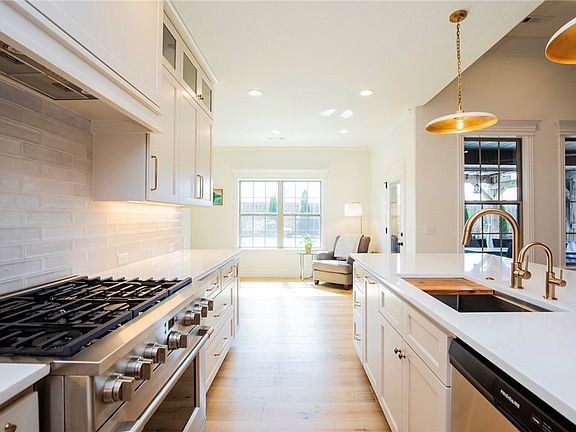 3rd image of 5620 Brighton Rd