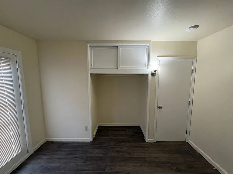 3059 Hawthorn St — Photo 15