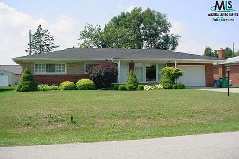 1st image of 46095 Oaklawn St