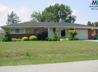 46095 Oaklawn St, Macomb, MI 48042