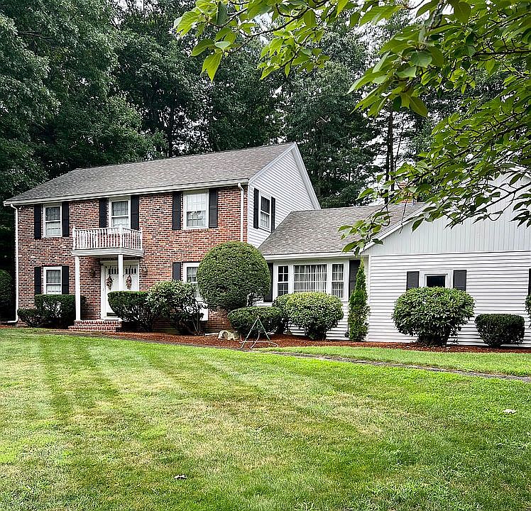 1st image of 37 Wildewood Dr