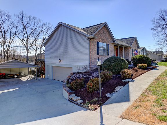 2nd image of 1308 S Courtney Oak Ln