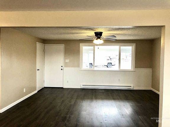 4th image of 109 Brooklane W