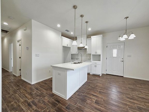 5th image of 2225 Valley Cir #A