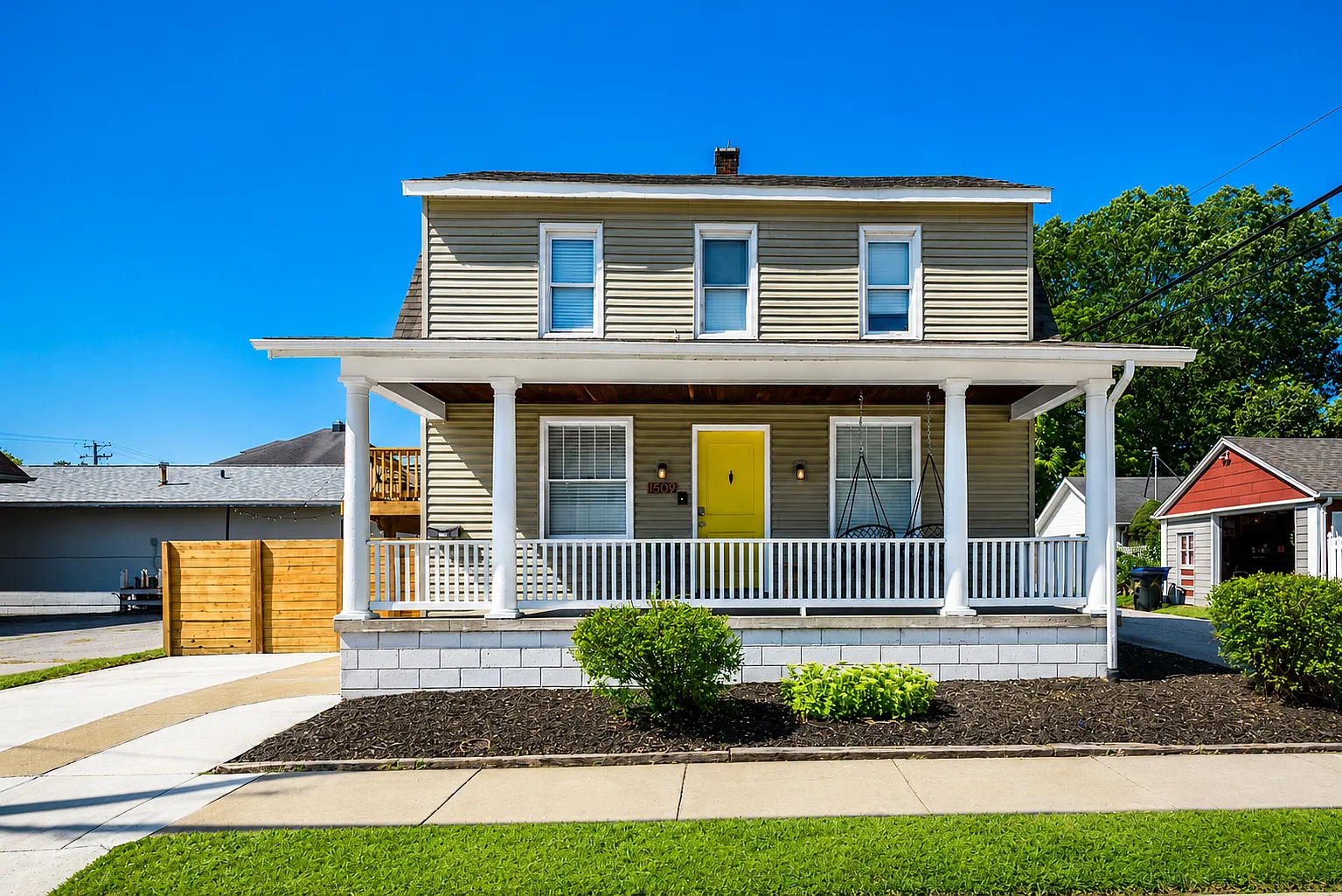 4 bed, 1678 sqft, $5,600 — Photo 1