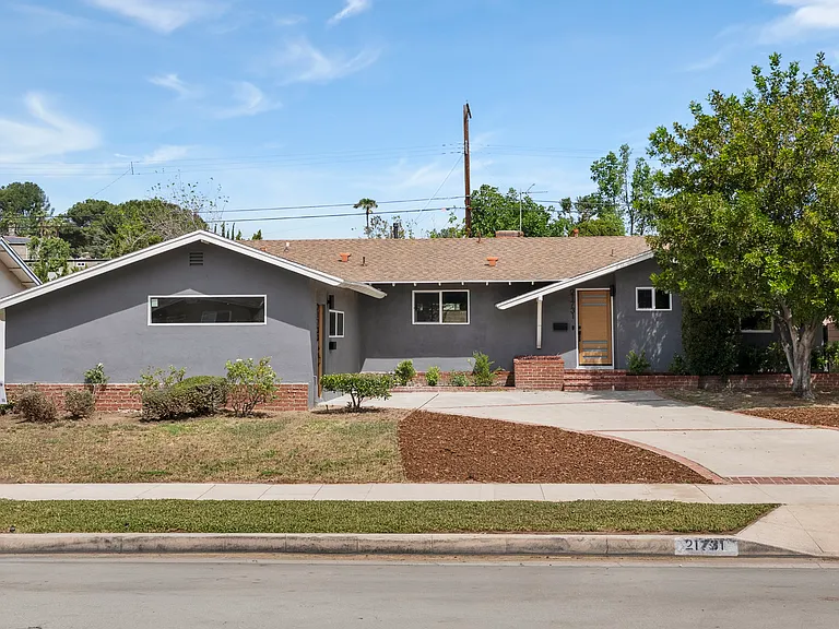 21731 Bryant St — Photo 1