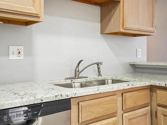 3rd image of 376 Villa Oaks Ln