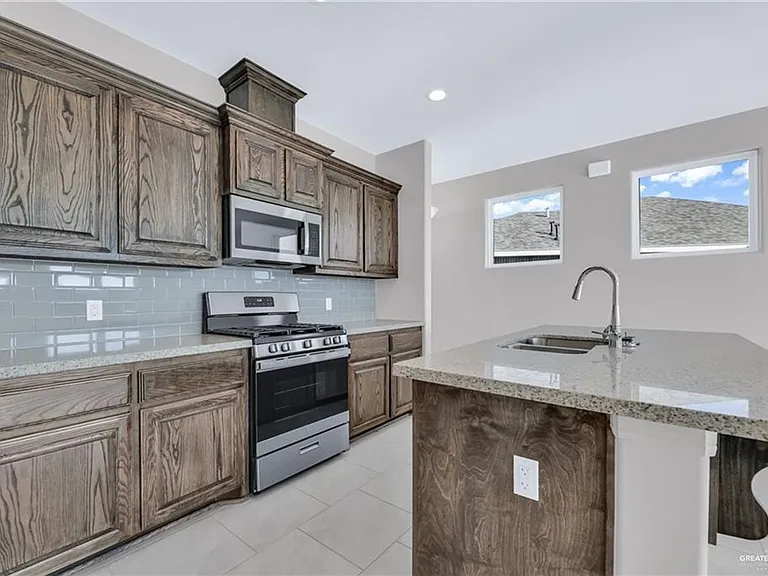 2402 Augustin Ct — Photo 6