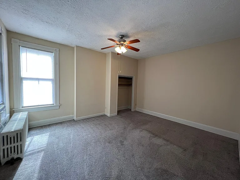 2210 Victor St #3 — Photo 10