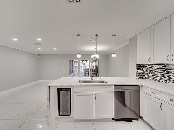 4th image of 778 NW 42nd Pl