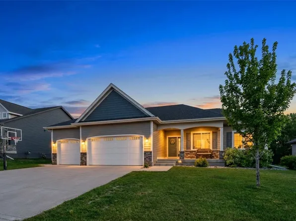 930 Cardinal Dr, Polk City, IA 50226
