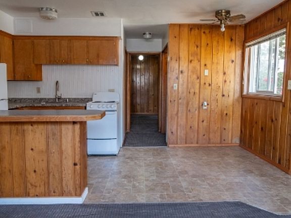 3rd image of 909 W A St APT C