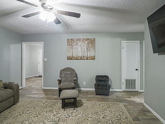 5th image of 421 Byrn Ln