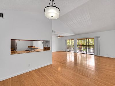 3007 N Oakland Forest Dr #302, Fort Lauderdale, FL, 33309