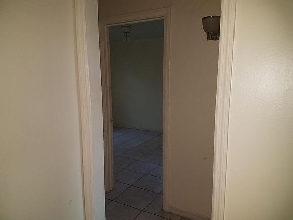 5th image of 1521 NE 131st St #2