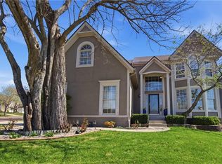 13213 Barton St, Overland Park, KS 66213